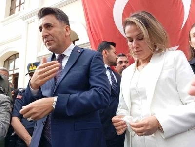 Vali Ayg&ouml;l, Bilecik&rsquo;te g&ouml;zyaşlarıyla uğurlandı