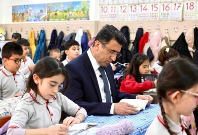 Vali Ayg&ouml;l&rsquo;den her hafta farklı bir okul geleneği
