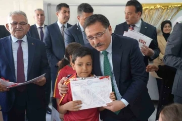 Vali &Ccedil;i&ccedil;ek: &rdquo;Kayseri&rsquo;de eğitimde altın bir yıl ge&ccedil;irdik&rdquo;
