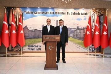 Vali &Ccedil;ift&ccedil;i &ldquo;İran ile ilişkilerimiz daha fazla geliştirilmeli&rdquo;
