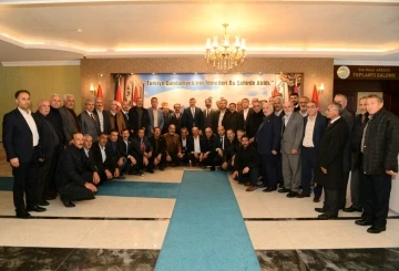 Vali &Ccedil;ift&ccedil;i, muhtarları kabul etti
