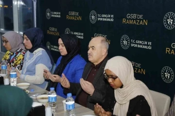 Vali Dağlı: &ldquo;İyi yetişmiş bir gen&ccedil;lik, bu &uuml;lkeyi d&uuml;nyanın en &ouml;nemli akt&ouml;r&uuml; haline getirecektir&rdquo;
