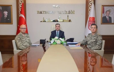 Vali Eldivan VKS &uuml;zerinden yapılan Asayiş ve G&uuml;venlik Toplantısı&rsquo;na katıldı
