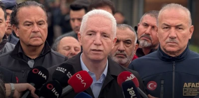 Vali G&uuml;l: "3 vatandaş hayatını kaybetti, 5 kişi aranıyor"