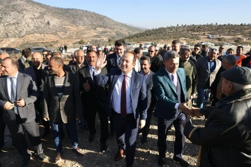 Vali Pehlivan, Mut&rsquo;ta vatandaşlarla bir araya geldi
