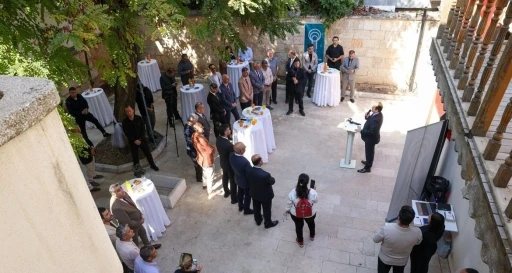 Vali Pehlivan, &rsquo;Vefa Yazarları&rsquo; kitabı tanıtım etkinliğine katıldı
