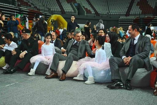 Vali Şahin: "Bir toplumun kalitesini ortaya koyan temel unsur &ouml;zel gereksinimli bireylere g&ouml;sterilen duyarlılıktır"
