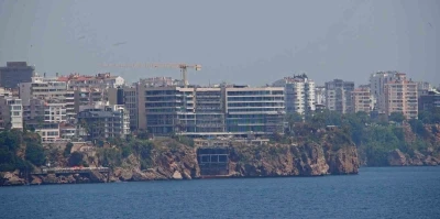 Vali Şahin: "Falezlerde denize a&ccedil;ılan t&uuml;nellerle ilgili yetkili kurumlar olarak &ccedil;alışmalarımız s&uuml;r&uuml;yor"
