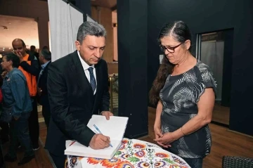 Vali Şahin: "Otizmli evlatlarımızı topluma kazandırmak g&ouml;revimizdir&rdquo;
