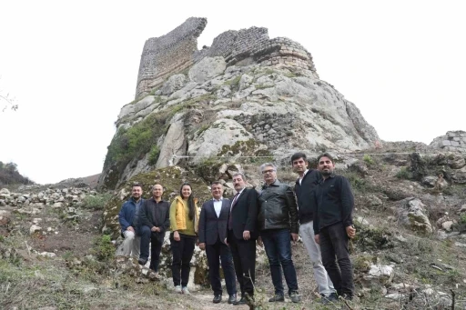 Vali Tavlı: &ldquo;2 bin 300 yıllık Asarkale, insanlık tarihine ışık tutuyor&rdquo;
