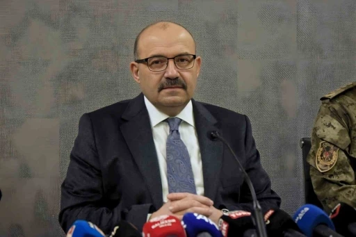 Vali Ustaoğlu: &ldquo;Patlamayla ilgili 3, kazayla ilgili 2 kişi tutuklandı&rdquo;
