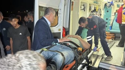 Vali ve milletvekili yaralının başından ayrılmadı