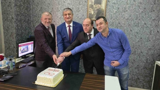 Vali Yavuz, Karab&uuml;k Postası&rsquo;nın 69. yılını kutladı
