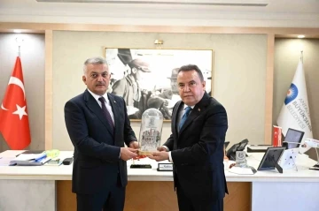 Vali Yazıcı&rsquo;dan Başkan B&ouml;cek&rsquo;e veda ziyareti
