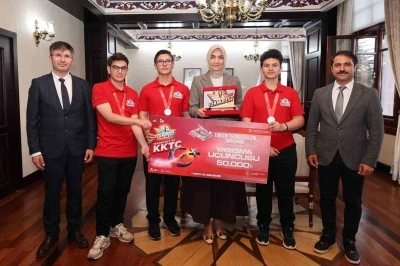 Vali Yiğitbaşı, TEKNOFEST KKTC 2025&rsquo;te dereceye giren HasCode Takımı&rsquo;nı kabul etti

