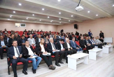 Van B&uuml;y&uuml;kşehir Belediyesi, &Ccedil;atak ve Bah&ccedil;esaray&rsquo;da mahalle muhtarları ile buluştu
