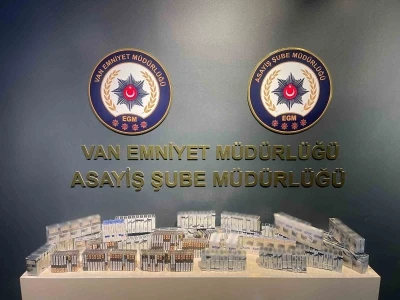 Van&rsquo;da &ccedil;eşitli su&ccedil;lardan 62 kişi tutuklandı
