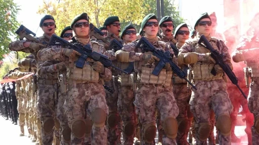 Van&rsquo;da Cumhuriyet&rsquo;in 101. yıl coşkusu
