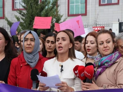 Van'da kadınlar Rojin i&ccedil;in basın a&ccedil;ıklaması yaptı