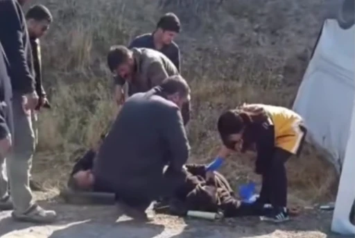 Van&rsquo;da minib&uuml;s takla attı: 3 yaralı
