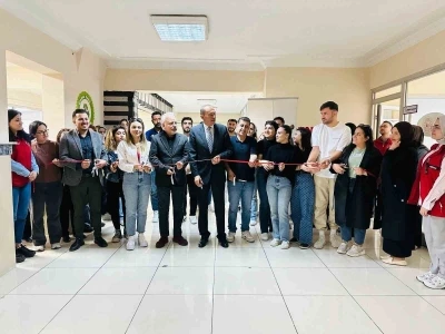 Van&rsquo;da &lsquo;Tiyatro Dekorları Maket Sergisi&rsquo; a&ccedil;ıldı
