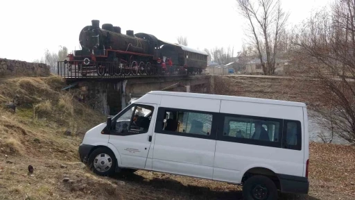 Van&rsquo;da tren ve trafik kazası tatbikatları nefes kesti
