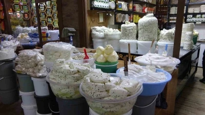 Van&rsquo;ın tescilli lezzeti taze otlu peynir raflardaki yerini aldı
