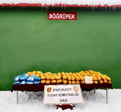 Van sınırında 50 kilogram 930 gram uyuşturucu madde ele ge&ccedil;irildi