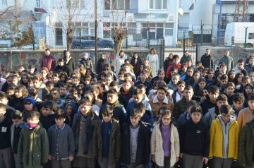 Varto&rsquo;da şehit askerler i&ccedil;in saygı duruşunda bulunuldu
