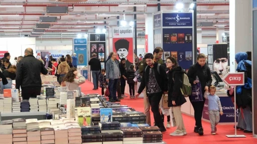 Vatandaşlardan Aydın B&uuml;y&uuml;kşehir&rsquo;in Kitap Fuarı&rsquo;na yoğun ilgi
