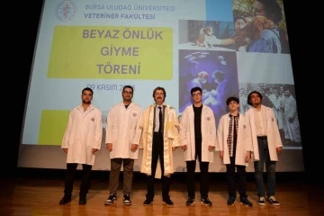 Veteriner hekim adayları beyaz &ouml;nl&uuml;klerini giydi