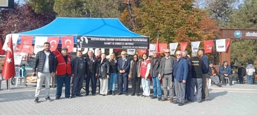 Vezirk&ouml;pr&uuml;&rsquo;de lokma dağıtıldı
