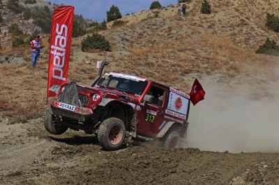 Vezirk&ouml;pr&uuml;'de Nefes Kesen Offroad M&uuml;cadelesi