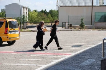 Vicdanlarının sesini dinlemişlerdi, &Ouml;SYM mağdur etmedi, 8 adaya &ouml;zel YKS sınavı d&uuml;zenledi
