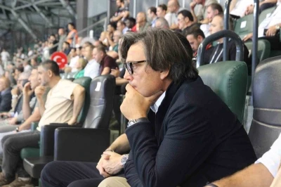 Vincenzo Montella, Kocaelispor - Samsunspor ma&ccedil;ını trib&uuml;nden izliyor