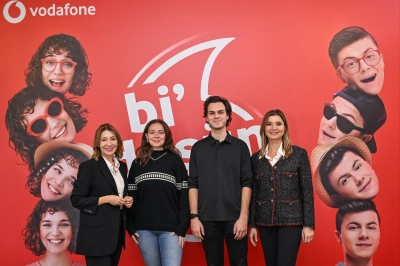 Vodafone &ldquo;Bi&rsquo; D&uuml;ş&uuml;nsene&rdquo; Fikir Maratonu Şampiyonları Belli Oldu