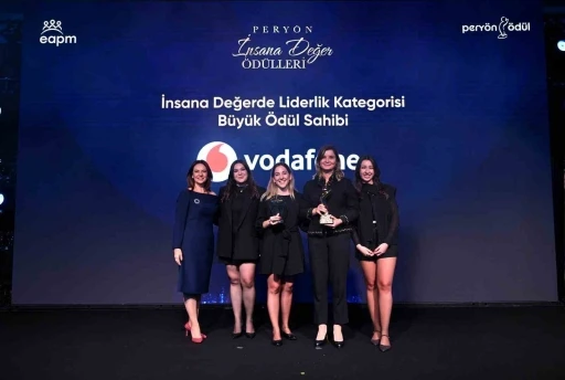 Vodafone İnsan Kaynakları&rsquo;na PERY&Ouml;N&rsquo;den &ouml;d&uuml;l
