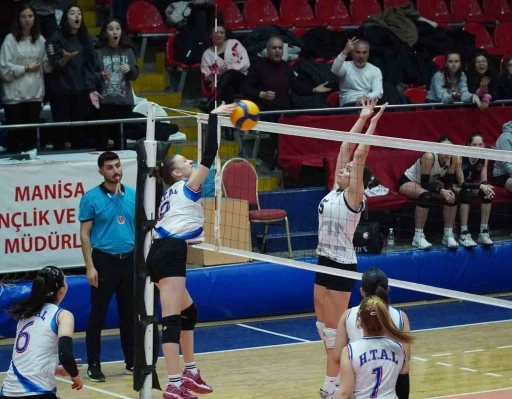 Voleybol Gen&ccedil;ler İl Birinciliği sona erdi

