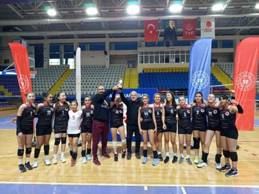 Voleybol K&uuml;&ccedil;&uuml;k Kızlar m&uuml;sabakaları sona erdi
