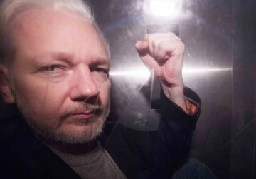 WikiLeaks&rsquo;in kurucusu Assange, İngiltere&rsquo;den ayrıldı
