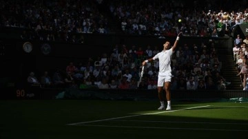 Wimbledon'da Swiatek ve Djokovic 3. tura y&uuml;kseldi