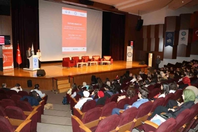 Uludağ &Uuml;niversitesi Yabancı Diller MYO&rsquo;dan dil eğitimini teşvik edecek program