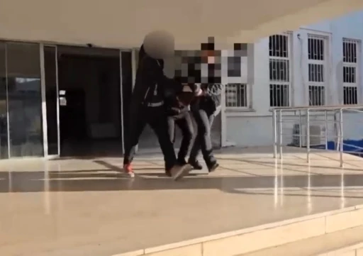 Yakalanmamak i&ccedil;in dağda yaşayan zehir tacirleri polisten ka&ccedil;amadı
