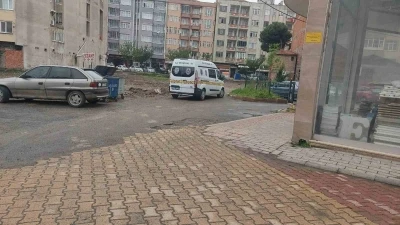 Yalnız yaşayan kadın 4. kattan d&uuml;şt&uuml;
