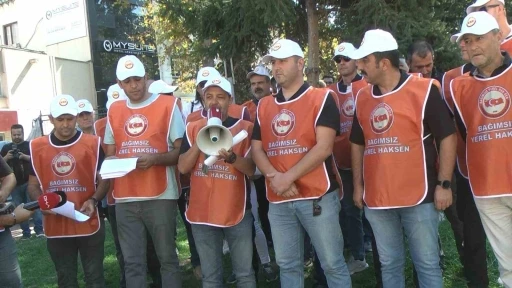 Yalova Belediyesi&rsquo;nde haklarını alamayan memurlar iş bıraktı
