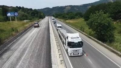 Yalova-Bursa kara yolunda asfaltlama &ccedil;alışması devam ediyor