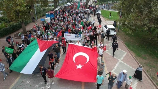 Yalova&rsquo;da Gazze işgalinin 1. yıl d&ouml;n&uuml;m&uuml;nde protesto y&uuml;r&uuml;y&uuml;ş&uuml;
