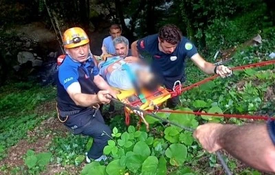 Yalova&rsquo;da vadiye d&uuml;şen motosikletli kurtarıldı