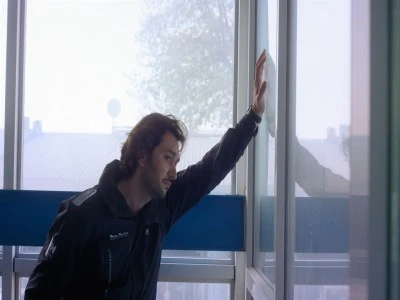 Yalova'dan Bozcaada'ya gitmek i&ccedil;in a&ccedil;ıldığı teknesi par&ccedil;alanmış halde bulunan iş insanı aranıyor 