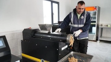 Yalova'da yemek artıklarından 600 kilogram kedi ve k&ouml;pek maması &uuml;retildi